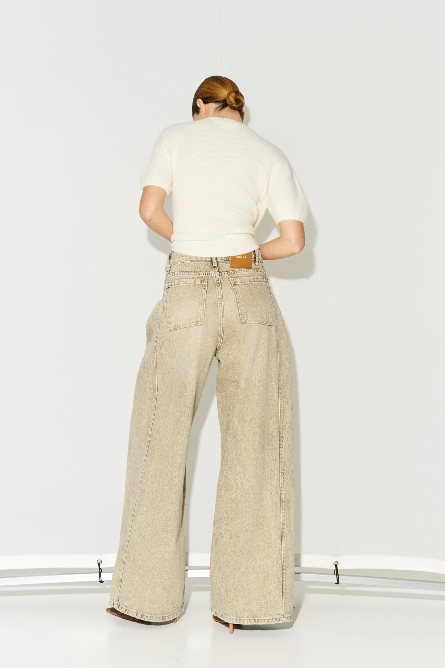 Lumina High-waisted jeans with Pleat Detail